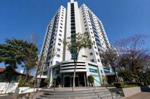 Oportunidade de Investimento: Imóvel Comercial com Renda Garantida e Localização Estratégica na Ribeirânia